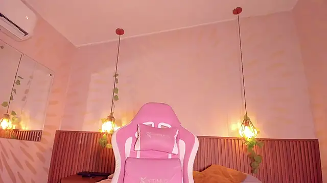 daphne_courtis webcam