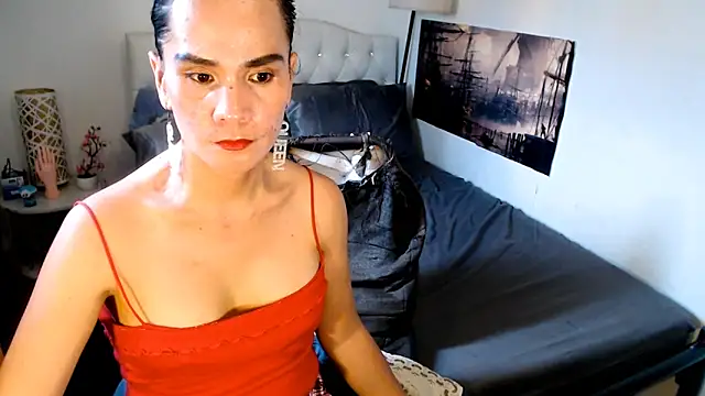 NinaDOM4CUM webcam