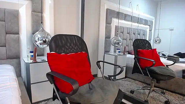 Lucie_Red webcam