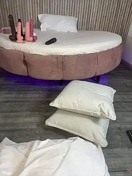 Saracooper__ webcam