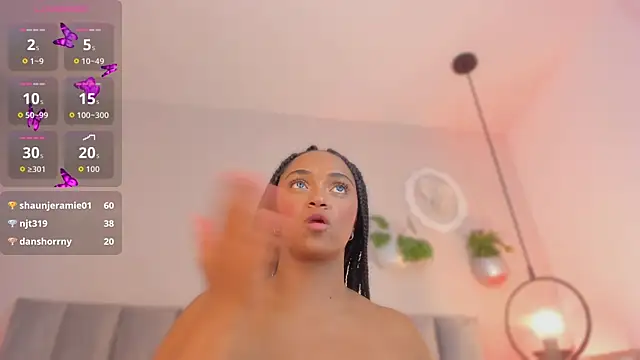 Tina_curly webcam
