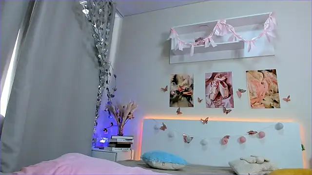Milly_Lane webcam