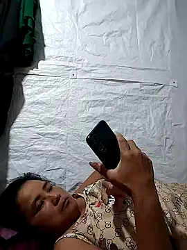 BigAss-69 webcam