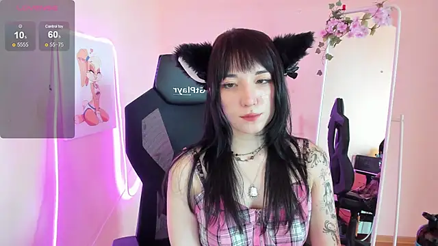 AliceeinWonderlanddd webcam