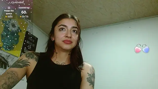 ZoeBakers_ webcam