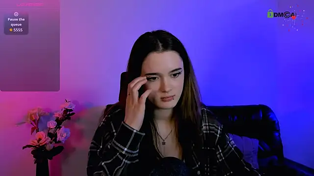 liana_kisses webcam