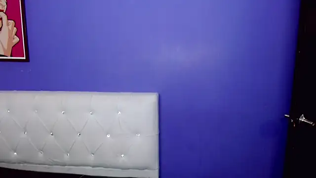 Angel_foxc13 live cam on StripChat