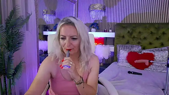LadyTouch webcam