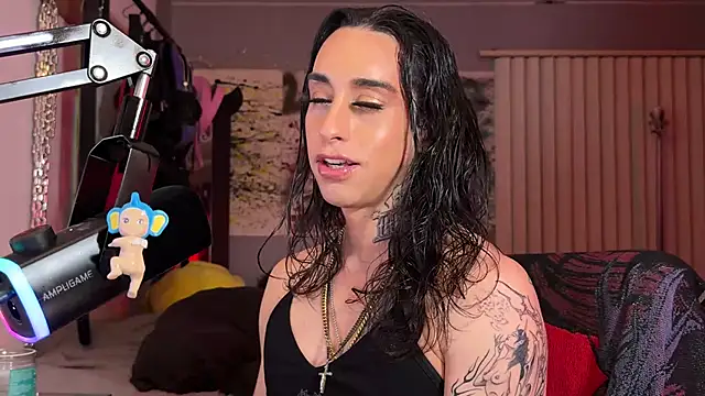 xoFrankie Live Webcam on Stripchat