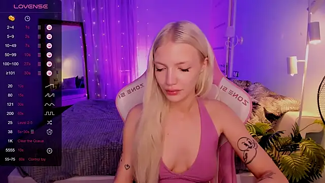 AnyaTaylor_ webcam