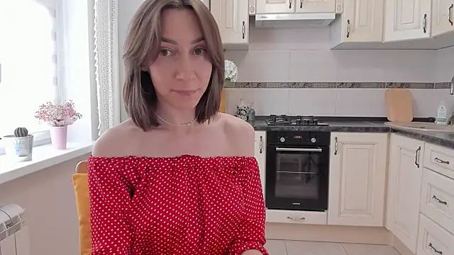 Watch GoodGlamorGirl live on EroticFlix - High definition streams