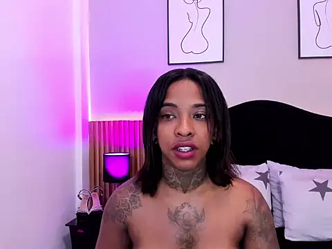 Pauline_Fox webcam