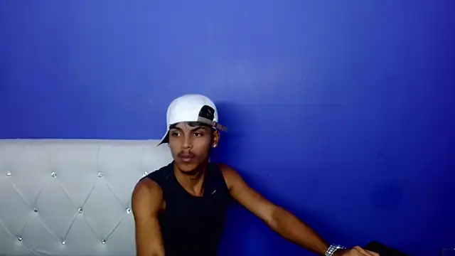 Angel_foxc13 webcam