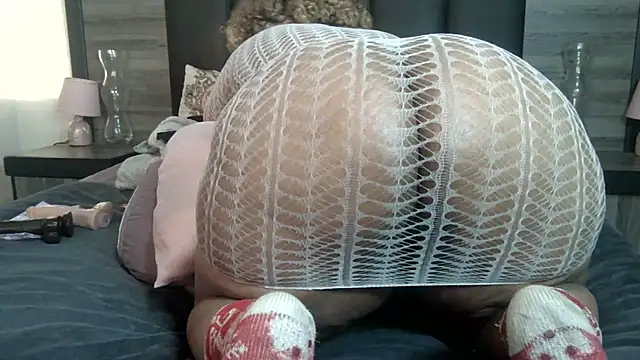 fat-flatty-assmommy (F mature) - Help Me Daddies to Pay My Son's Tuition