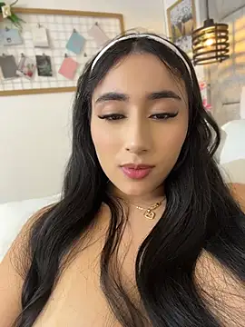 ivonneowen (F teen) - I ride my torso and dildo on my clitoris