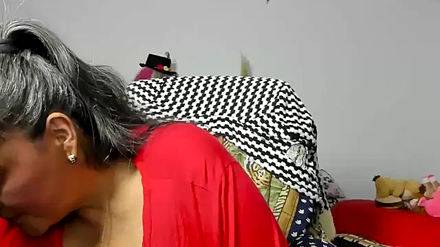 merlyna_goldens webcam