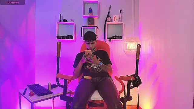 Maximoking26 webcam