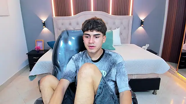 Tommy18__ webcam