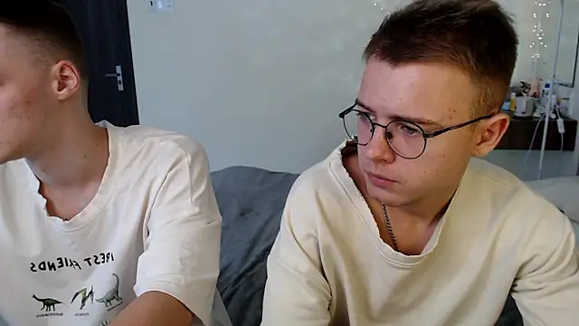 NikiKerryCum webcam