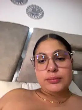 Yassy_11 webcam