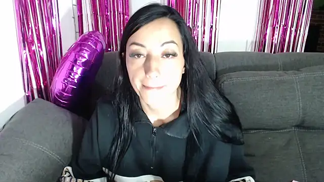 megaan_lovee webcam