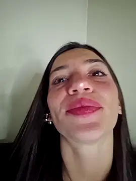 loveuu-bae live cam on StripChat