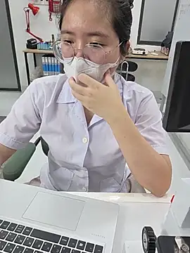 HinaLovely webcam