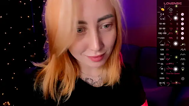 deboramoore live cam on StripChat