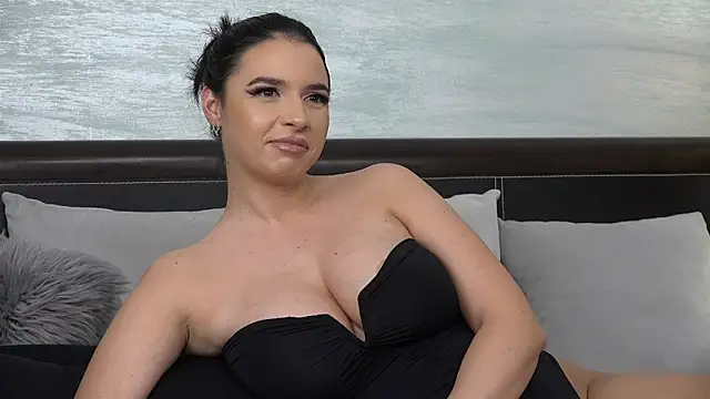 Natanniella live cam on StripChat