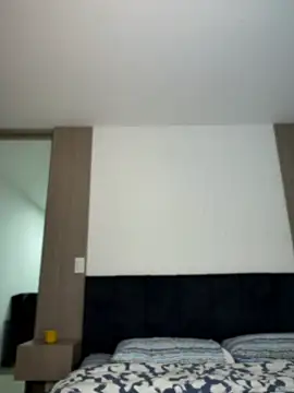 mi_suk11 live cam on StripChat