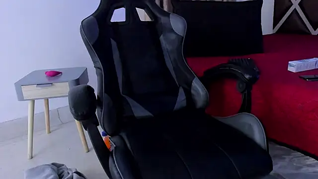 Ithan_Hott live now