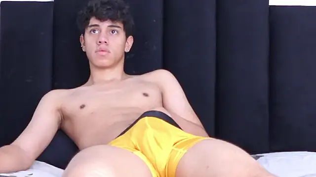 marcoalexlatino - MarcoAlexLatino's free webcam - UK Sex Cams