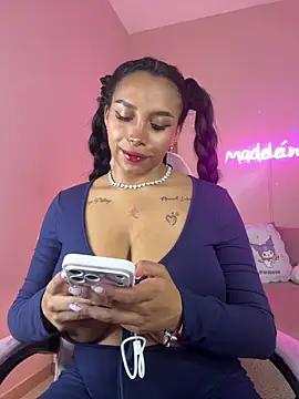 Watch MadeleineSanez live on EroticFlix - High definition streams