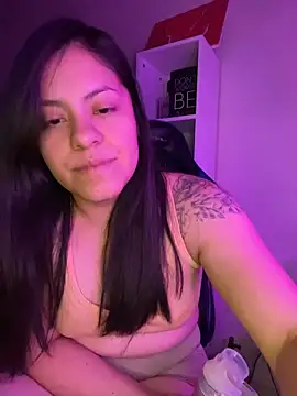 smokydee (F young) - Spread ass in doggy + rub ashole