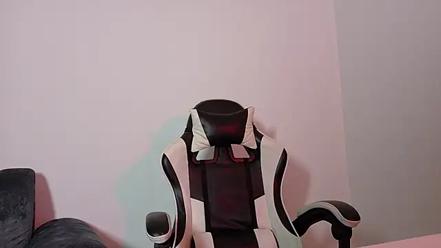 eren_jeager (M twink) - cum show! on top of the desk