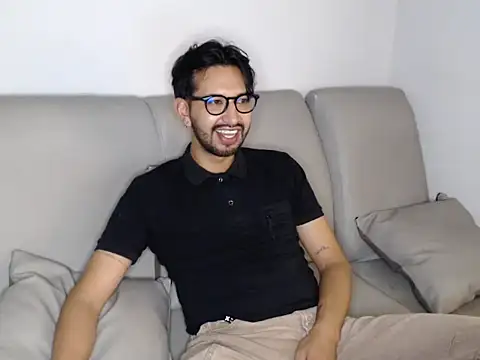 Watch thomass1018 live on EroticFlix - High definition streams