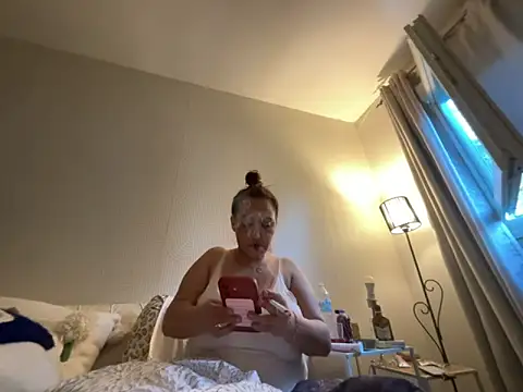 shylyy25 (F milf) - Voyage  Nice.
