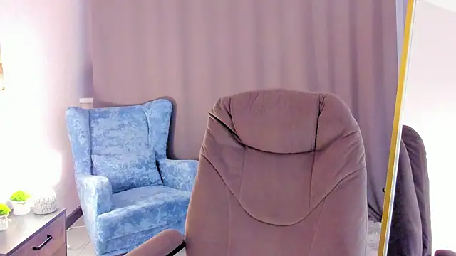 LeticiaRomano live cam on StripChat