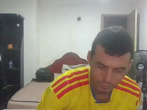 Watch andres_12ad live on EroticFlix - High definition streams