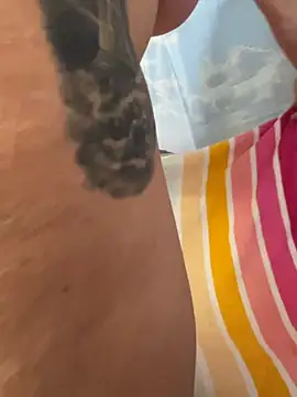 Lolli_Jones webcam