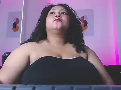Ayliinn_ live cam on StripChat
