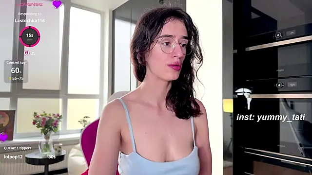 YummyTati webcam