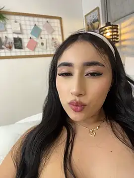 Watch IvonneOwen live on EroticFlix - High definition streams