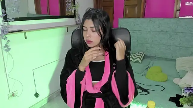 Aysha_winxs live cam on StripChat