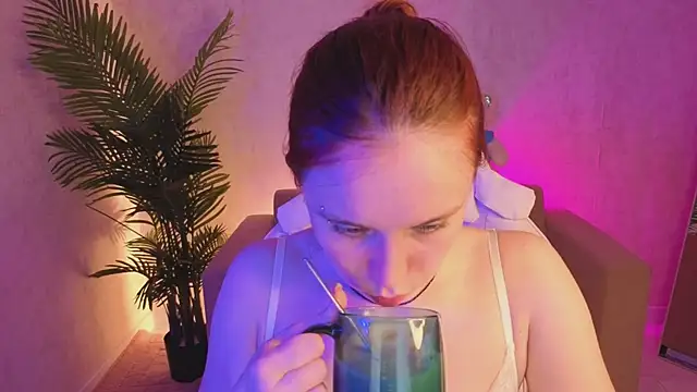 SweetieBlush webcam