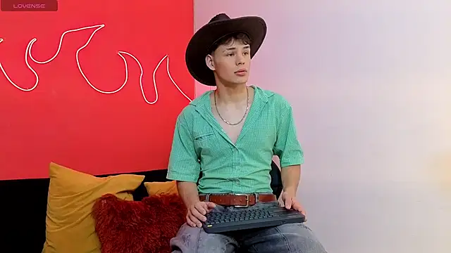 LoganSteel_ webcam