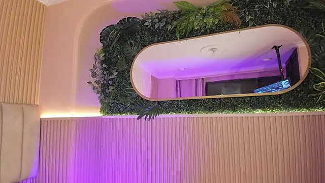 julimonroe_ webcam