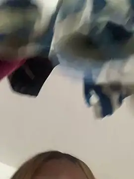 zury_cute1 webcam