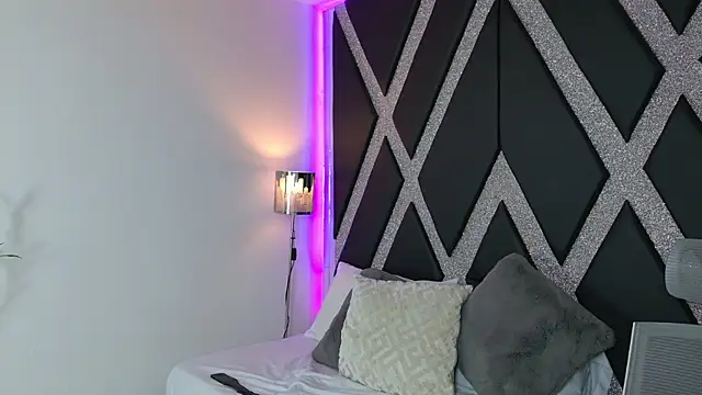 blonde_cat15 webcam