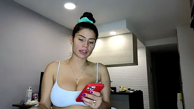 Watch Alondra_fetish live on EroticFlix - High definition streams